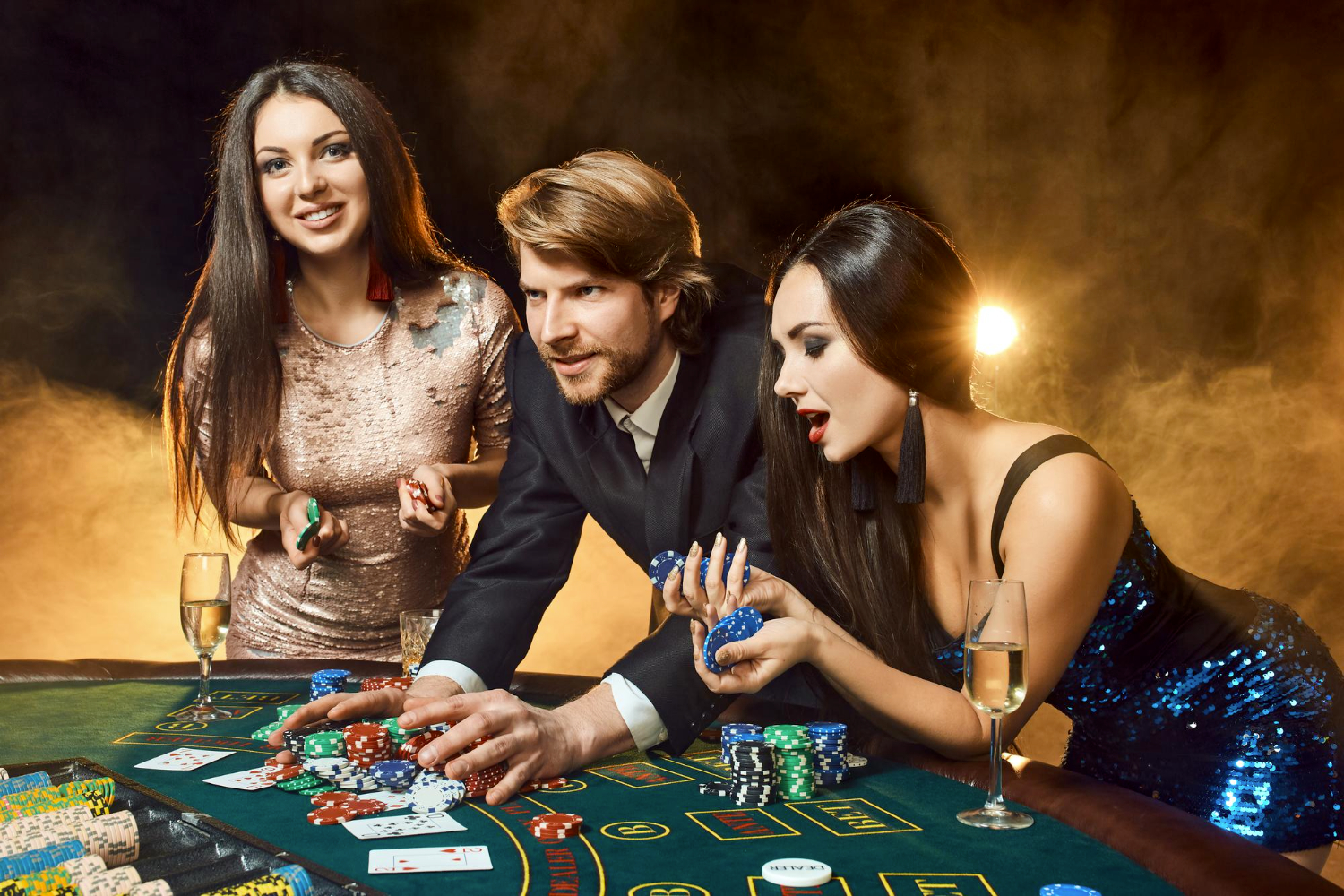 Play poker table